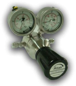 Back pressure regulators