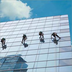 facade cleaning system