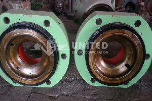 MAIN ENGINE CYLINDER COVERS/ HEADS