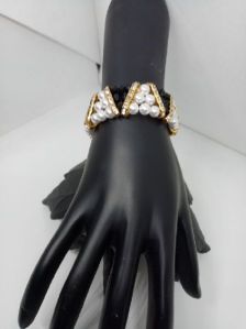 Black Crystal Pearl Bracelets