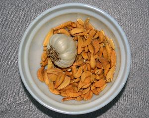 Dehydrated Garlic Cloves