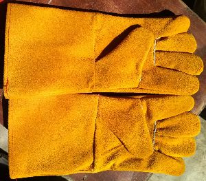 Yellow colour gloves