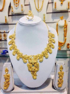 women GOLD NECKLACE