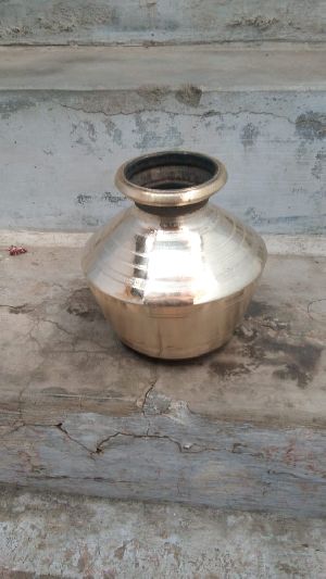 Brass pot 4