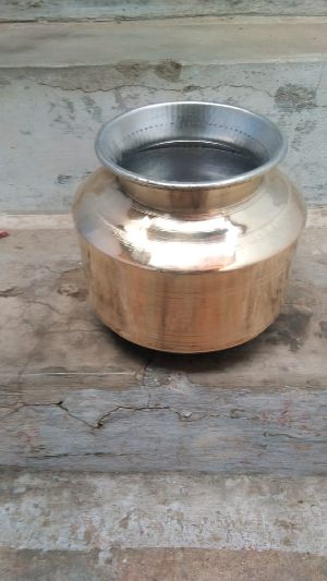 7 Brass pot