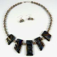 Pearl Dangle Necklace Set