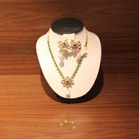 Kundan Necklace Set