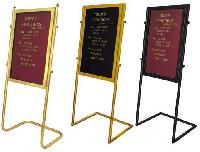 golden grooved board brass stand