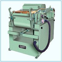 Fully automatic dump box shell moulding machine