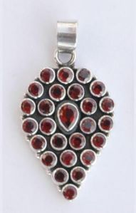 Garnet Cut Stone Pendant-EPFC-003