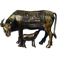 Aluminium Statue of cow and calf in antique finish