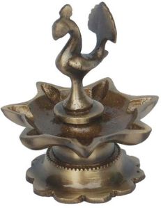 Metal brass Decorative Bird oil lamp with antique finish