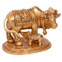 Statue of Cow and  Calf for home or office decoration as table showpie