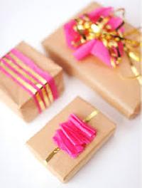 gift wrapper