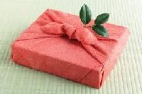 gift wrapper