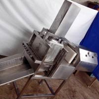 Pneumetic Pannier Cube Cutting Machine