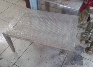 White Metal Embossed Coffee Table (NB-WMCFTL-105)