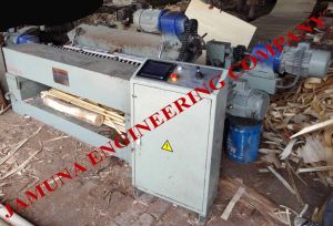 Spindleless Lathe Peeling Machine