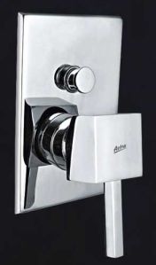 square collection single lever diverter