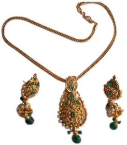 Kundan Pendant Set - (model No. - Kj - 4)