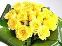 20 Yellow Rose With Green Leaves Bunch