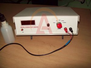 Digital Conductivity Meter