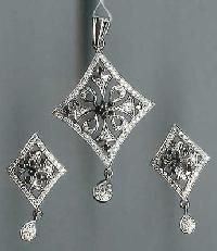 LDPS-04 Diamond Pendant Set