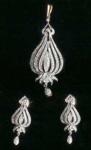 LDPS-07 Diamond Pendant Set