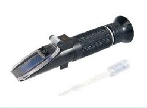 Refractometer