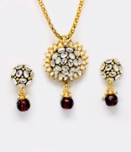 Kundan Polki Pendant Set