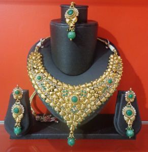 Bridal mukut set