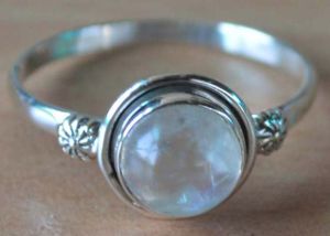 1.4 Gm Rainbow Moonstone Gemstone 925 Sterling Silver Ring