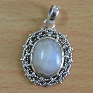 4 Gm Rainbow Moonstone Gemstone 925 Sterling Silver Pendant