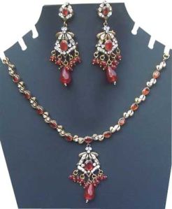 Artificial Necklace Sets.- 14