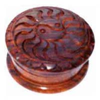 Carved Leaf Wooden Grinder