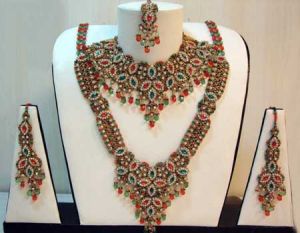 Imitation Necklace Set  INS - 02