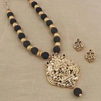 Temple Necklace Set