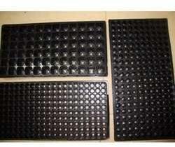 material handling trays