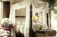 canopy bed