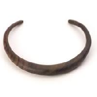 wooden choker