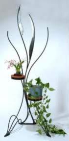 Flower Pot Stand with Beautiful Curves