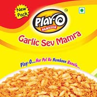 Play-O Garlic Sev Mamra Namkeen