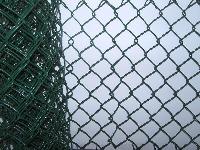 chain link wire mesh fence