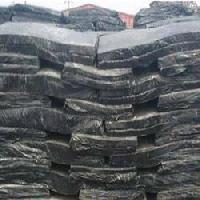 Reclaimed rubber raw material