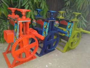 SS Steel Cover Sugarcane juice machine