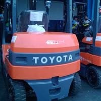 Battery Forklift Rental Service