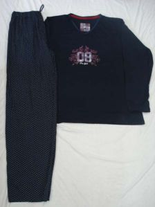 Ladies Knitted Pyjama Set