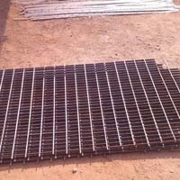 Manual fabricated gratings