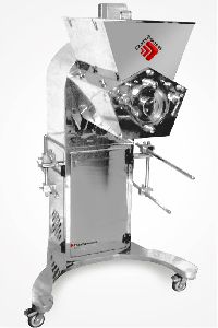 Oscillating Granulator Machine