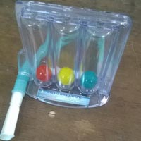 THREE BALL INCENTIVE SPIROMETER